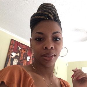 Meet your Posher, Latasha